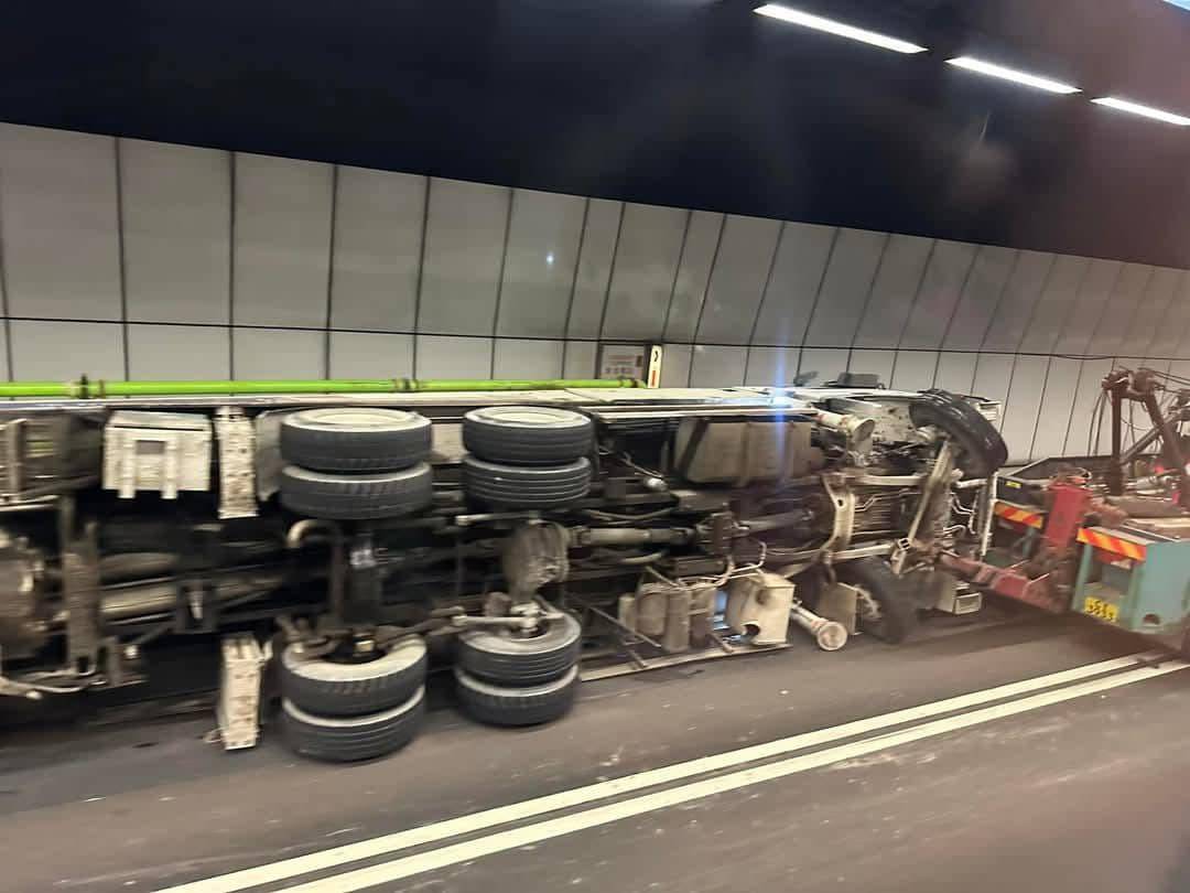 尖山隧道車禍。(網上圖片／FB@Bosco Chu)