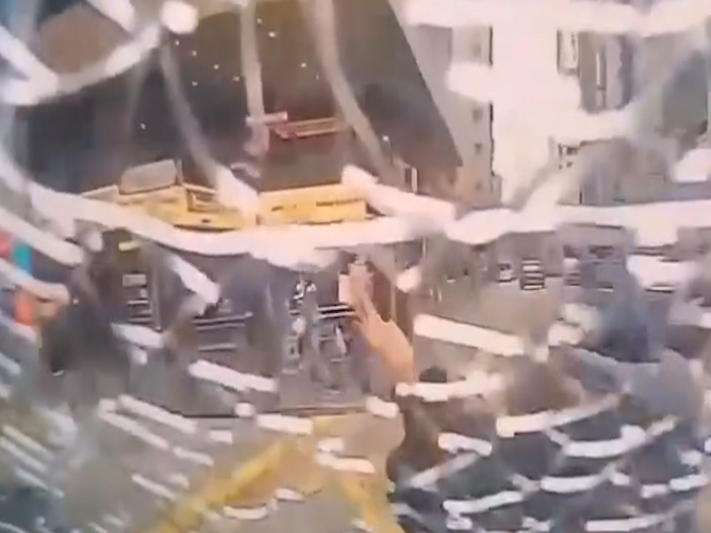 佐敦16歲單車騎手突過馬路遇車禍