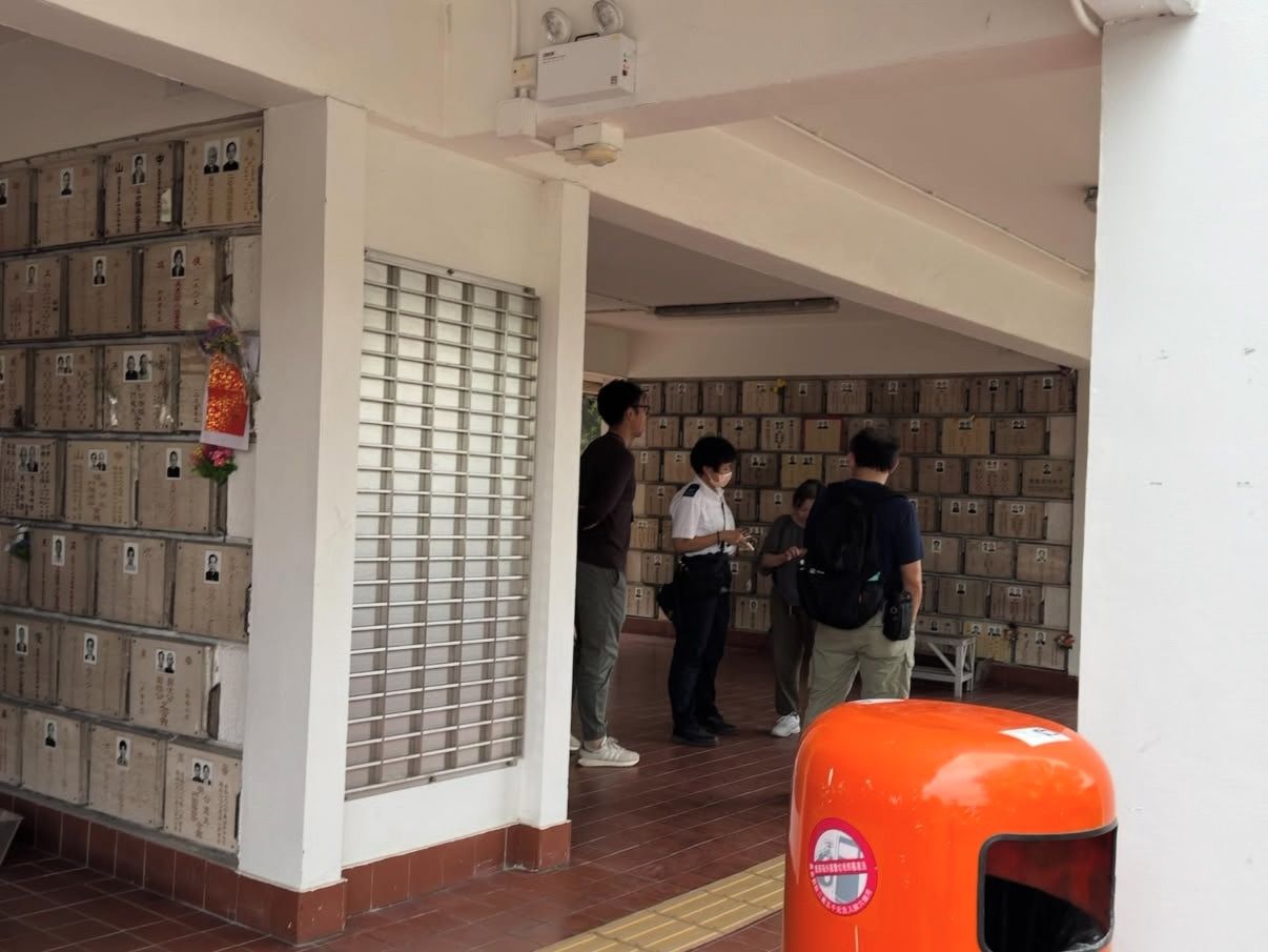 復活節拜山客大鬧葵涌靈灰閣