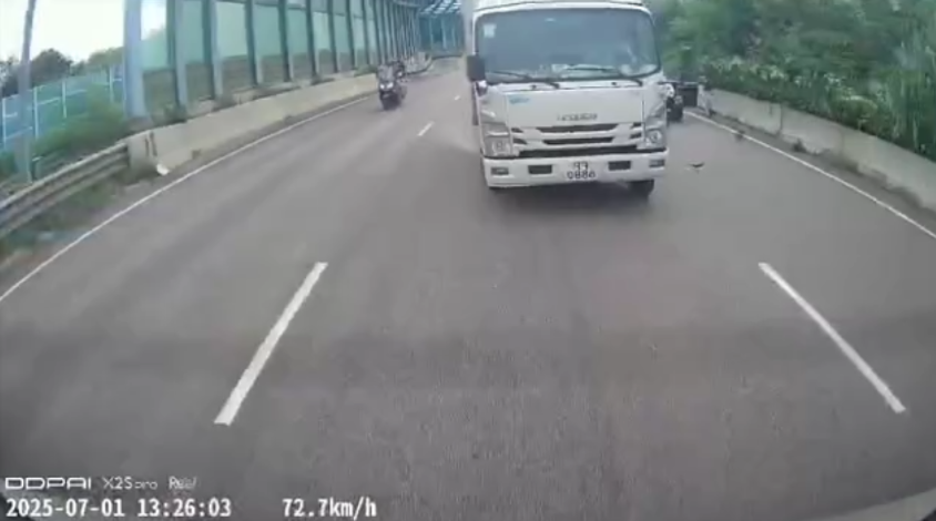 車Cam直擊｜吐露港公路貨車開快車失控　打「白鴿轉」飄移連跨3線