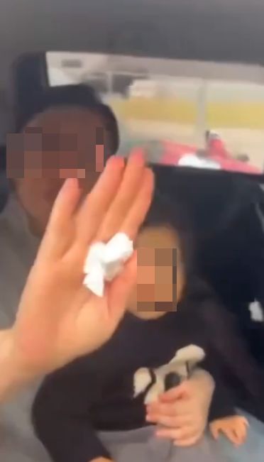 有片｜的士司機不滿被搶客舌戰網約車司機