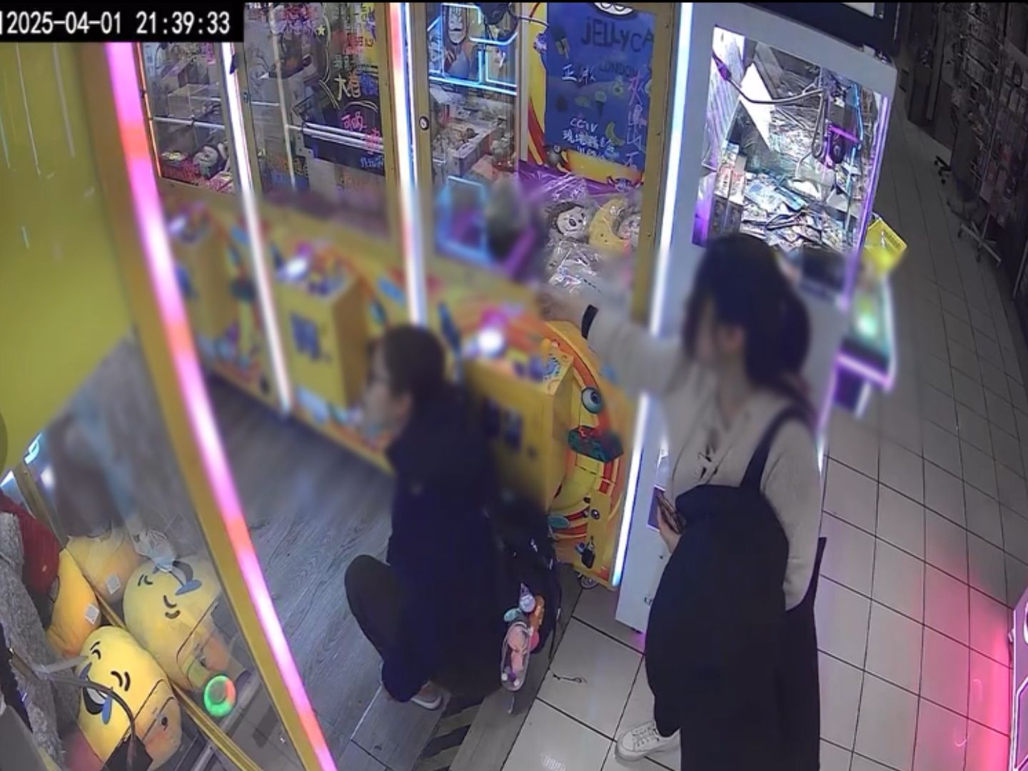 大埔夾公仔網絡公審教師「偷公仔」