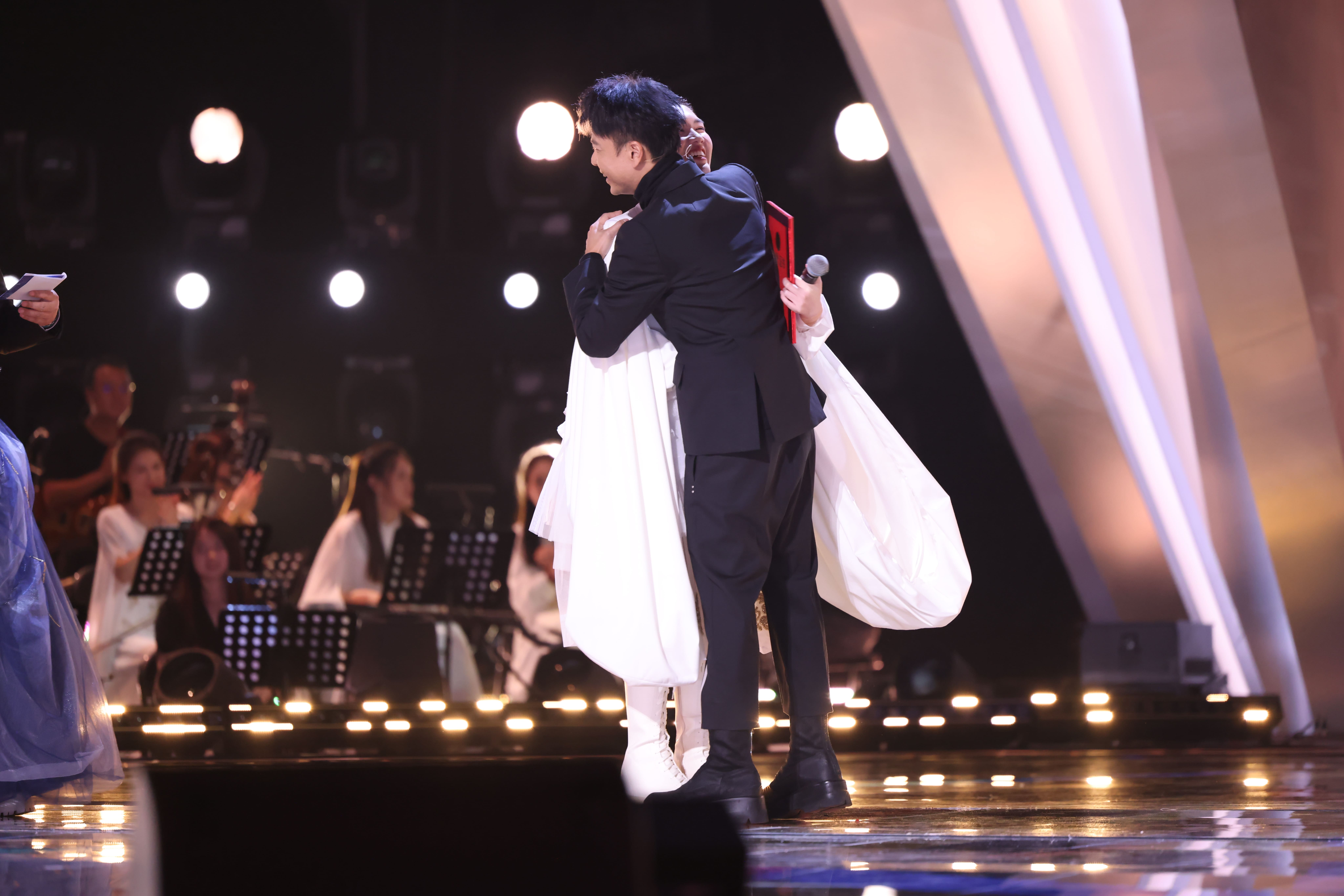 李克勤被內地網民視為「中國好導師」，對隊員照顧有加。