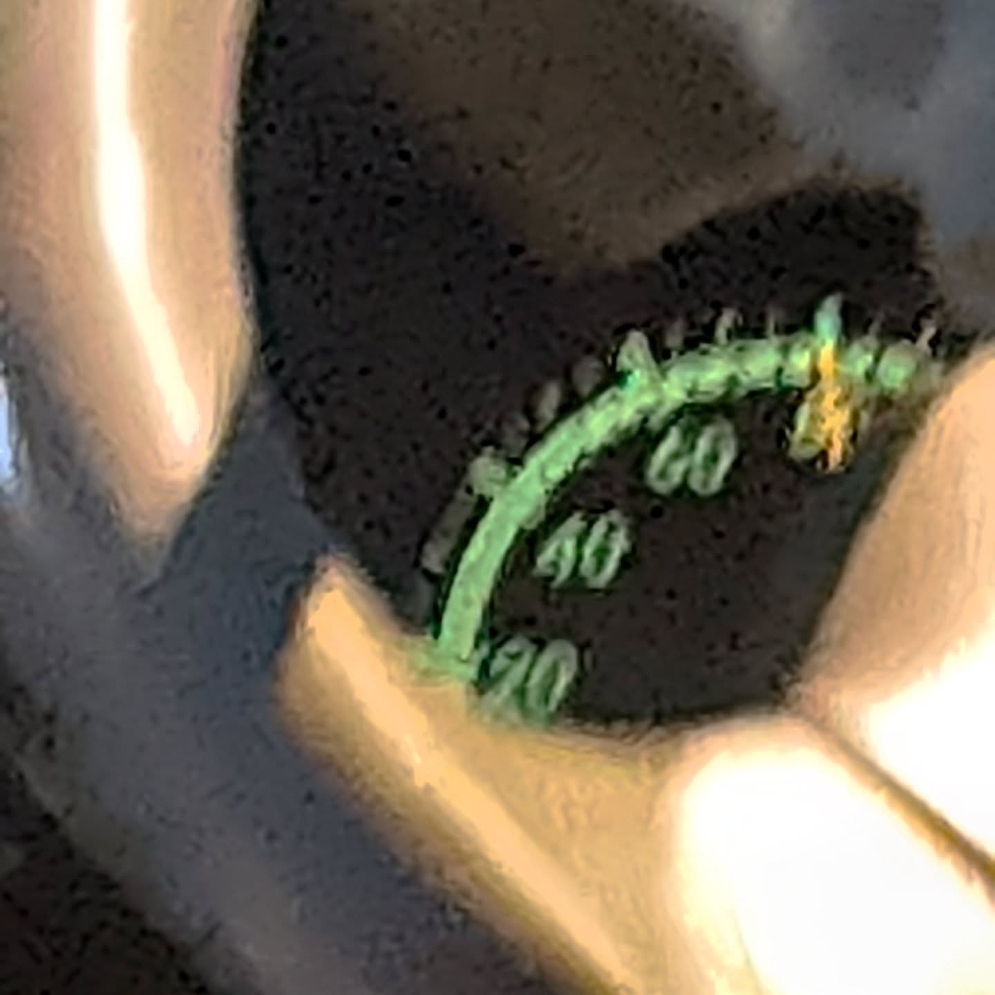 貼文批評司機「自己個身都控制唔到就唔好揸車」，並指出 「影到貼住80開，條路跟牌都100架，其他車咁快一撞就大大鑊啦」。