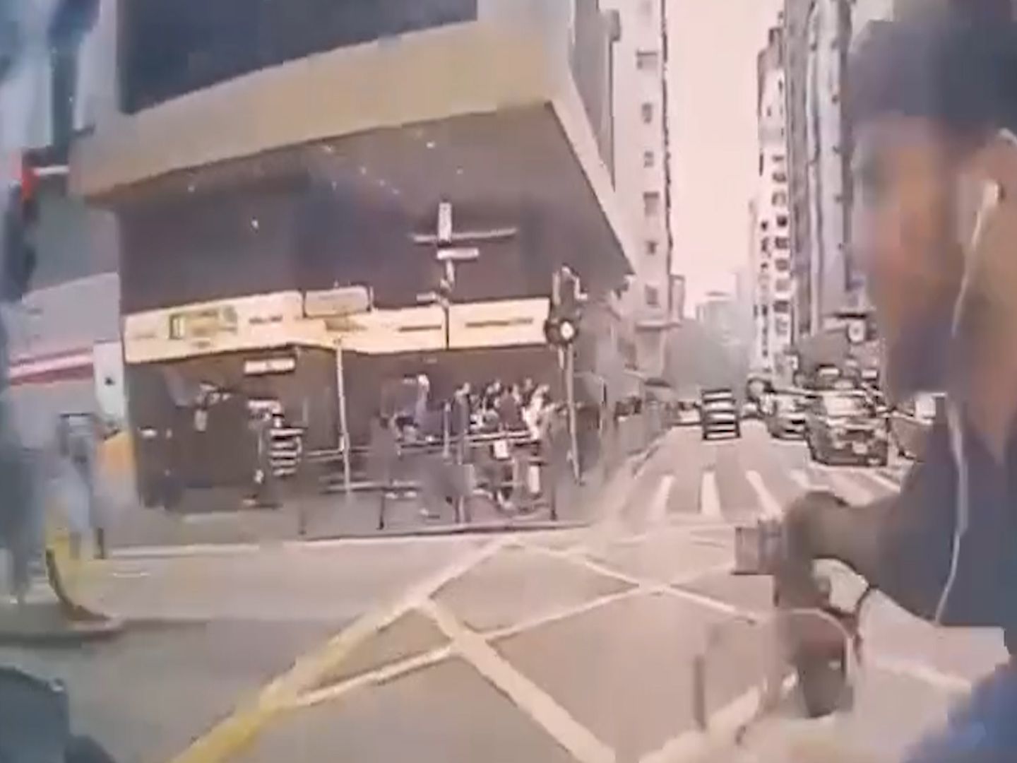 佐敦16歲單車騎手突過馬路遇車禍