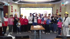 內蒙古一班義工媽媽九年來為孤兒等送溫暖 母親節其「子女」送畫表感謝
