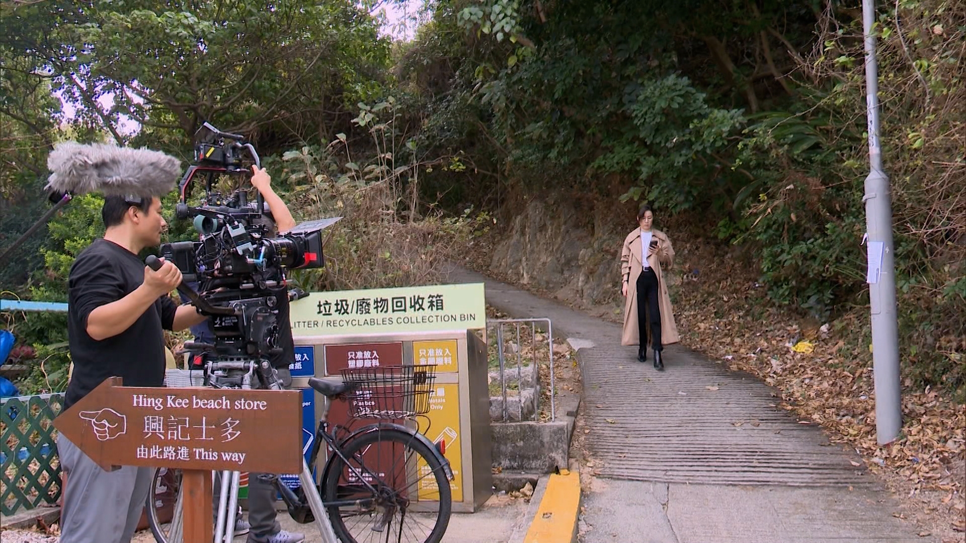 《正義女神》昨晚那一集講述離島三害案，誓要尋求真相的言官，專程走入長洲查案，沿著海邊，上山又下山，走了一整天。