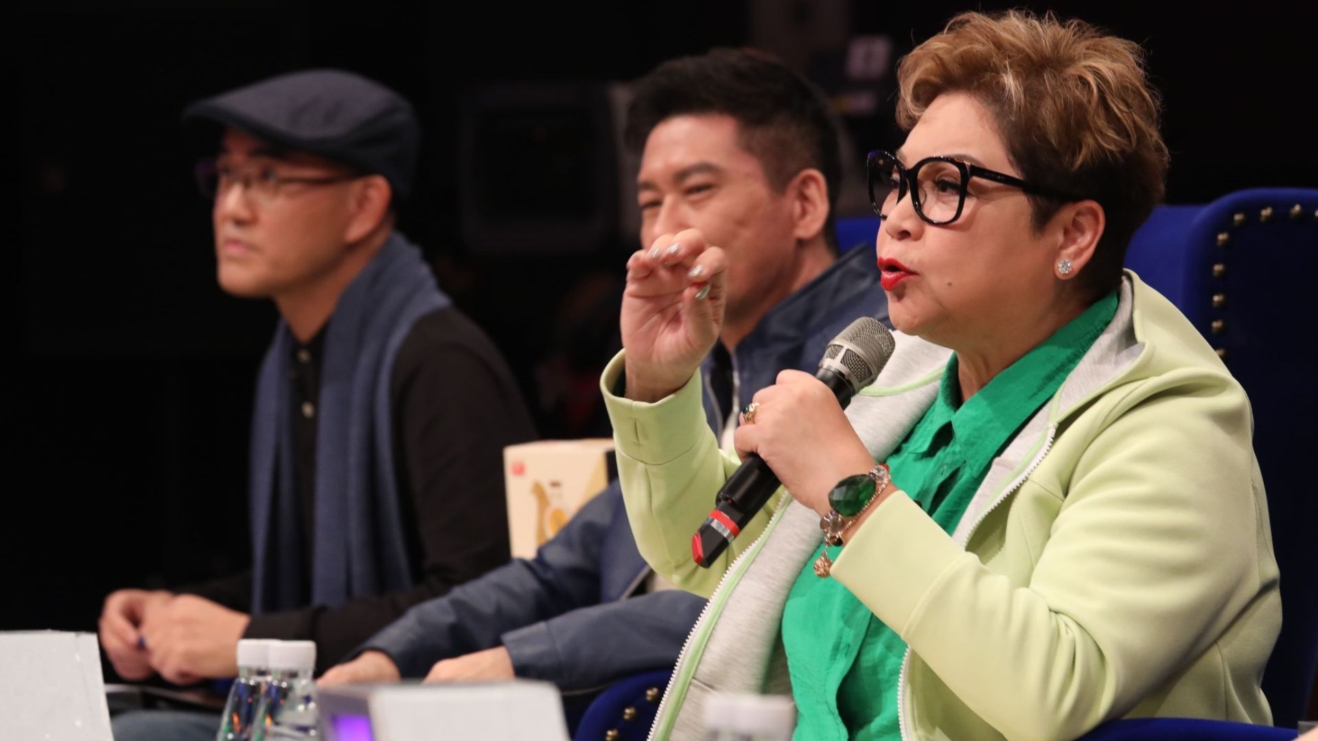 肥媽扮嬌俏兼同舒文鬥氣呢part勁好笑。