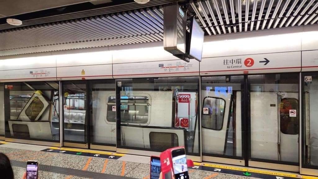 車門飛脱