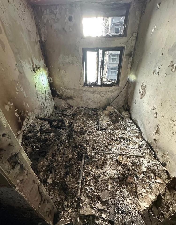 大埔宏福苑五級火｜災後單位慘況大公開，內櫳「甩皮甩骨」慘絕人寰。(FB@Kitty Chau)