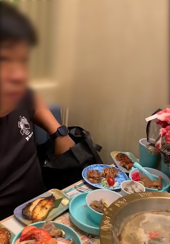 東張西望報料｜貪心男女荃灣火鍋放題「又食又拎」海鮮肥牛　職員揭發：成袋呀？