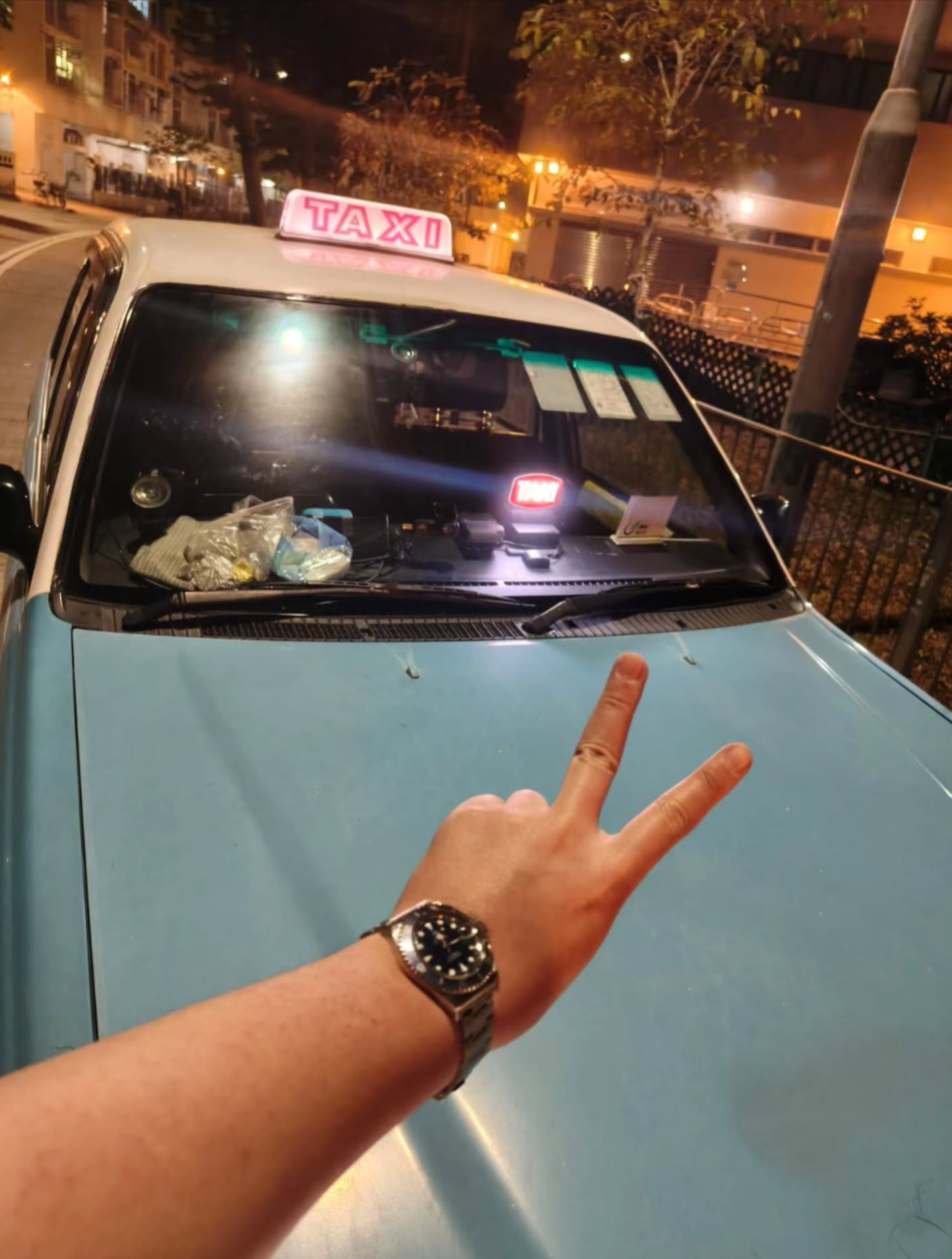 粵車南下｜內地車非法擅闖嶼南道禁區　兩藍的司機「夾擊」報警：有一份使命