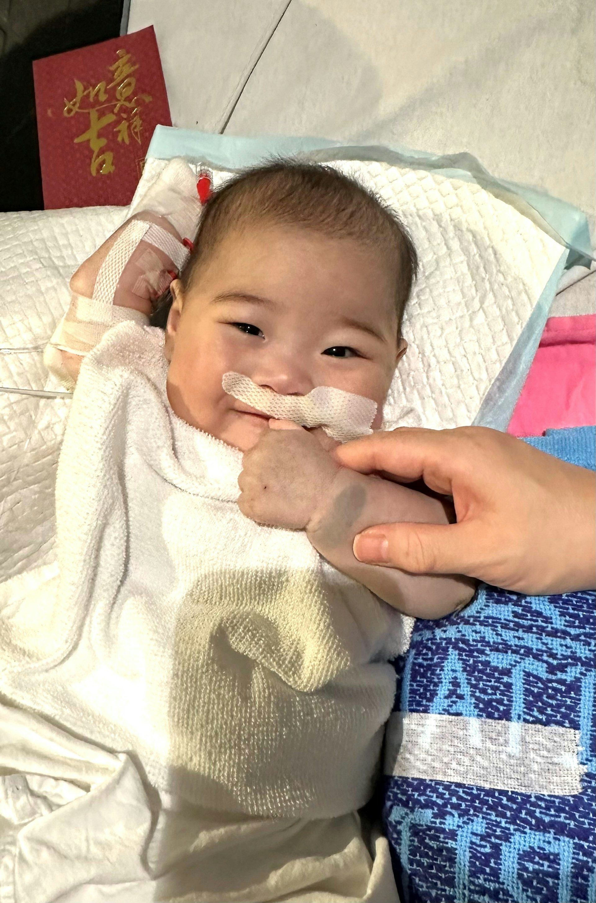 7個月大女嬰祈祈情況危殆急需換心。(醫管局提供)