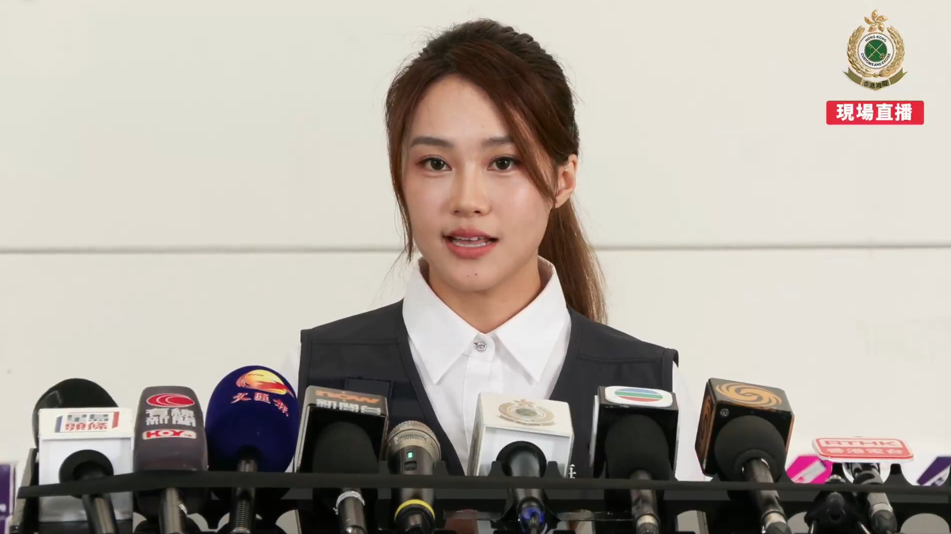 海關有組織罪案調查科特別調查第一組調查主任胡雪兒（海關Facebook直播截圖）