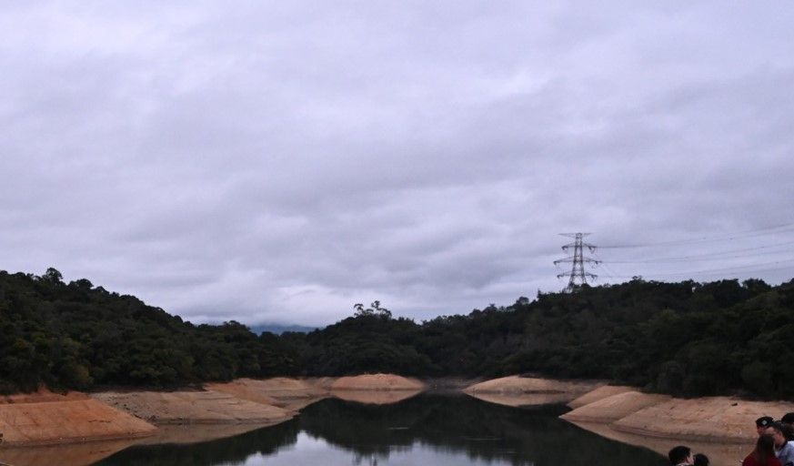 九龍水塘驚現沉車被休班警發現