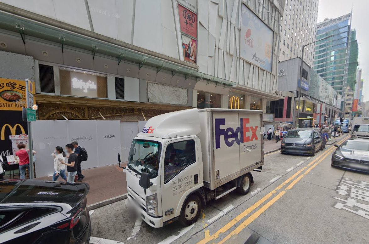 旺角砵蘭街240號的士站對開一間茶餐廳發生襲擊事件。(google地圖截圖)