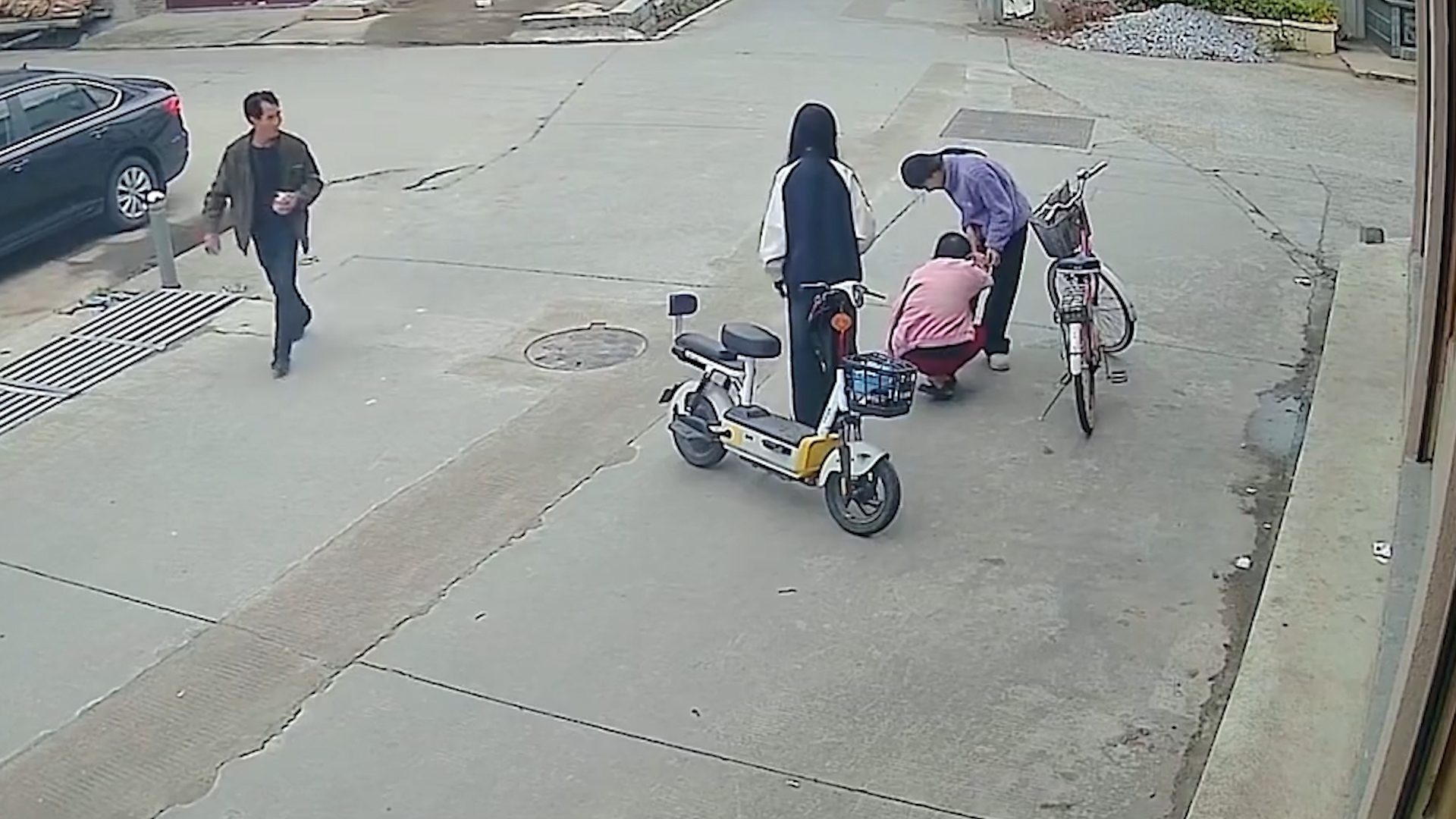 福建兩名初中生扶摔倒長者竟「慘遭索賠」引爭議　原告：已撤訴事件