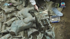 四川三星堆遺址再有新發現 考古人員挖出近一米高神壇