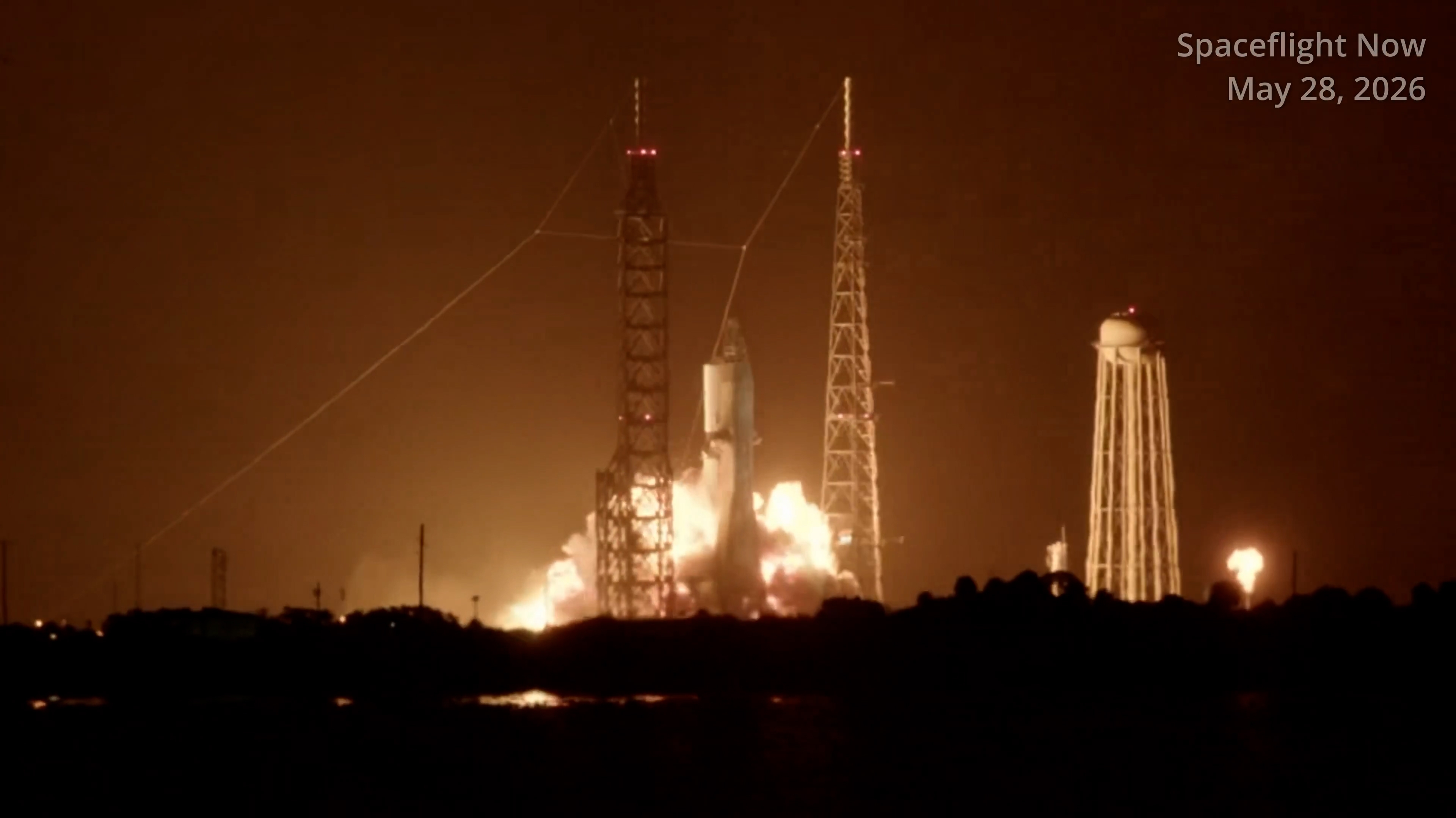 火箭發生爆炸。（X影片截圖／@SpaceflightNow）