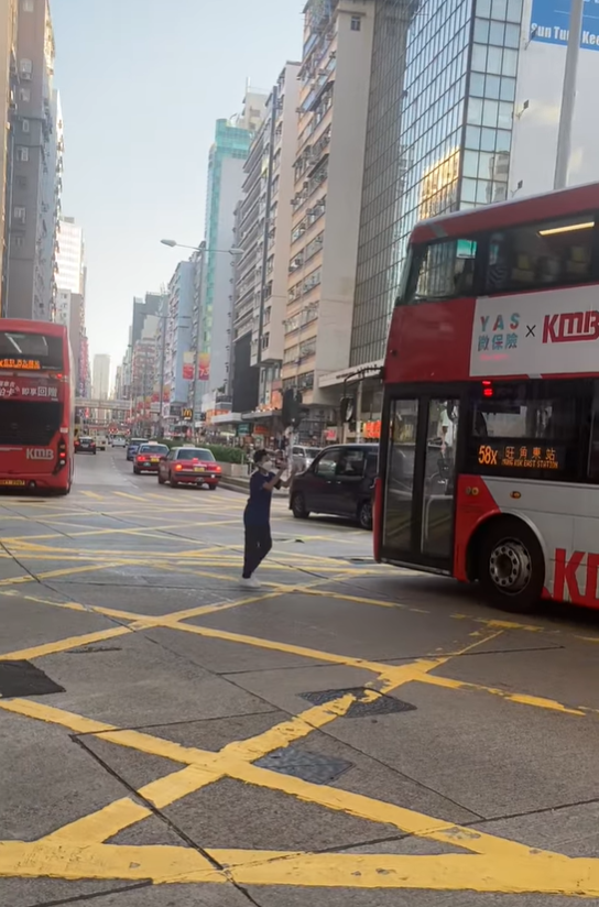 旺角彌敦道及界限街交界指揮交通