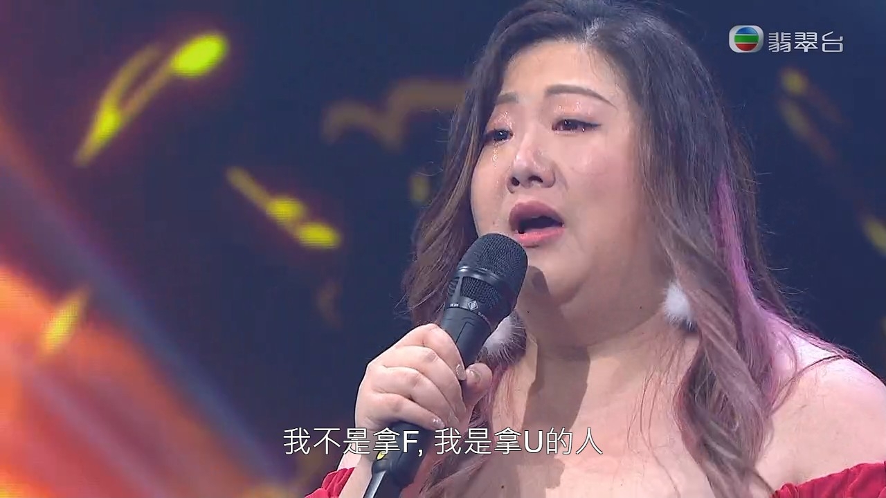 42歲李泇霖大晒靚聲獻唱《情人知己》，成為首位拎到5盞燈嘅選手。