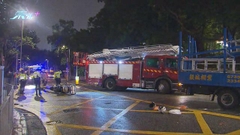 黃大仙貨車與電單車相撞 消息指兩人一度被困車底已救出送院