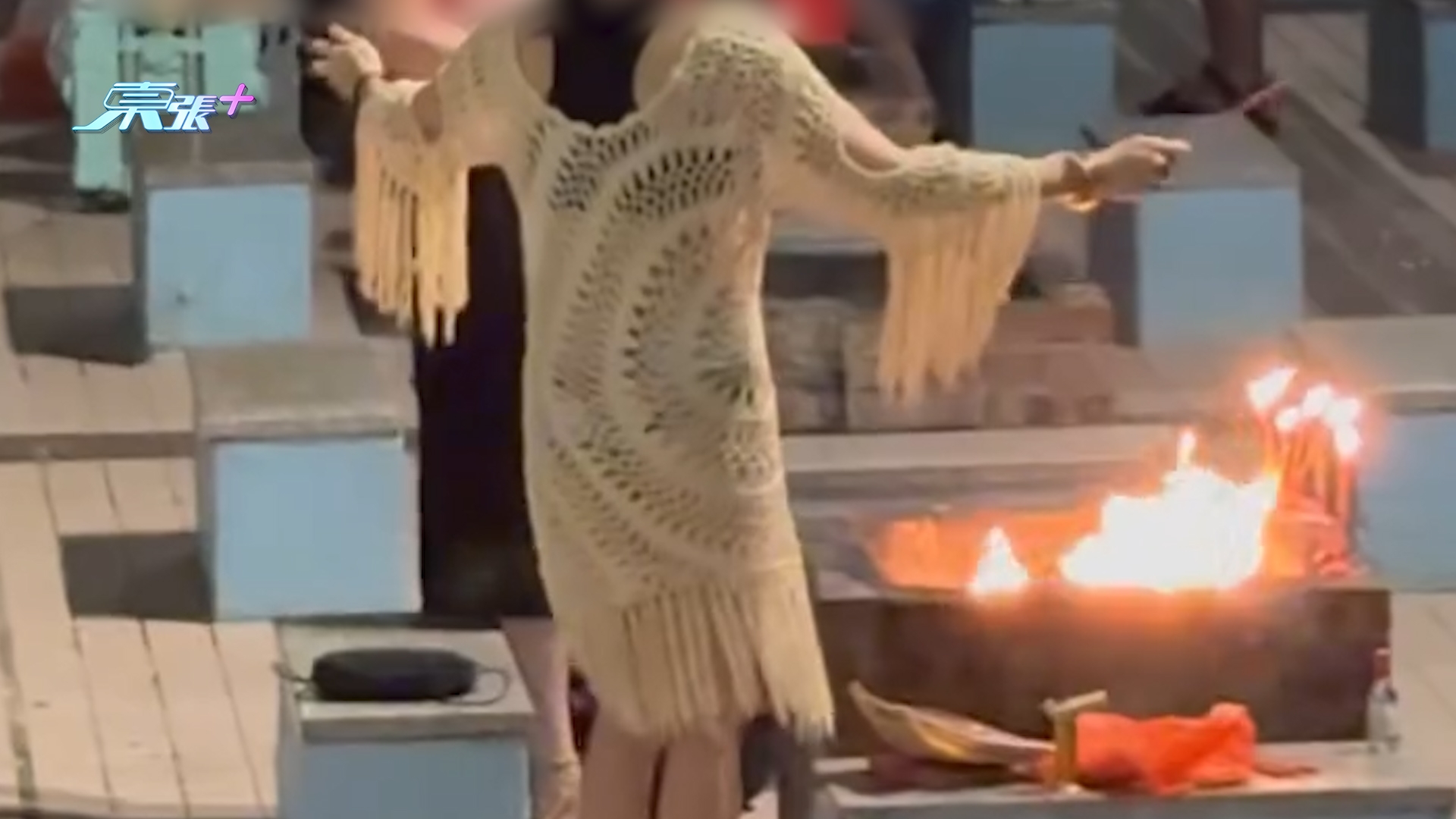 深水灣燒烤場疑被外籍人士用作燒街衣　網民怒批無公德心滋擾公眾