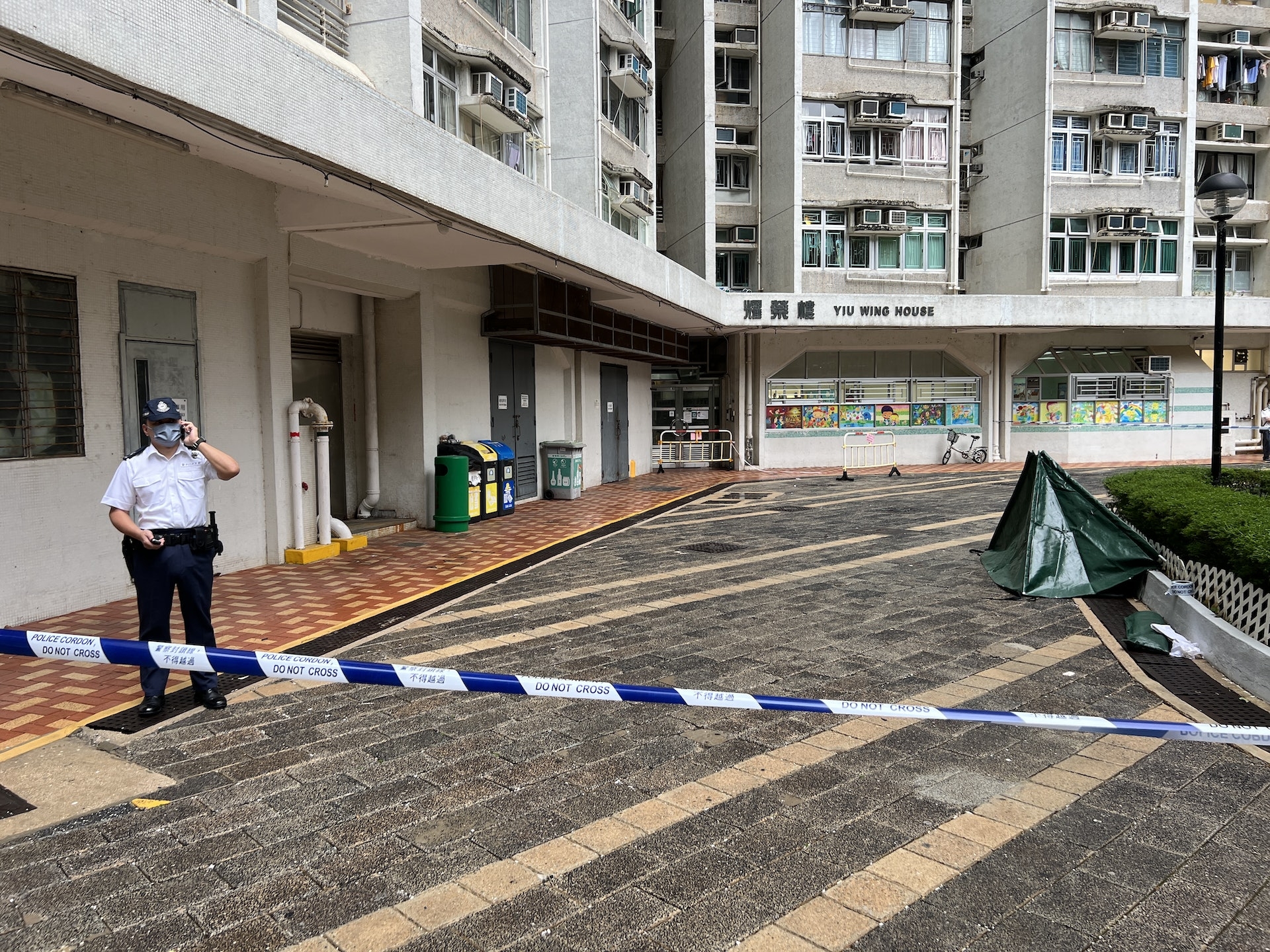 警方及救護員到場，證實該名姓羅約40歲男事主當場死亡