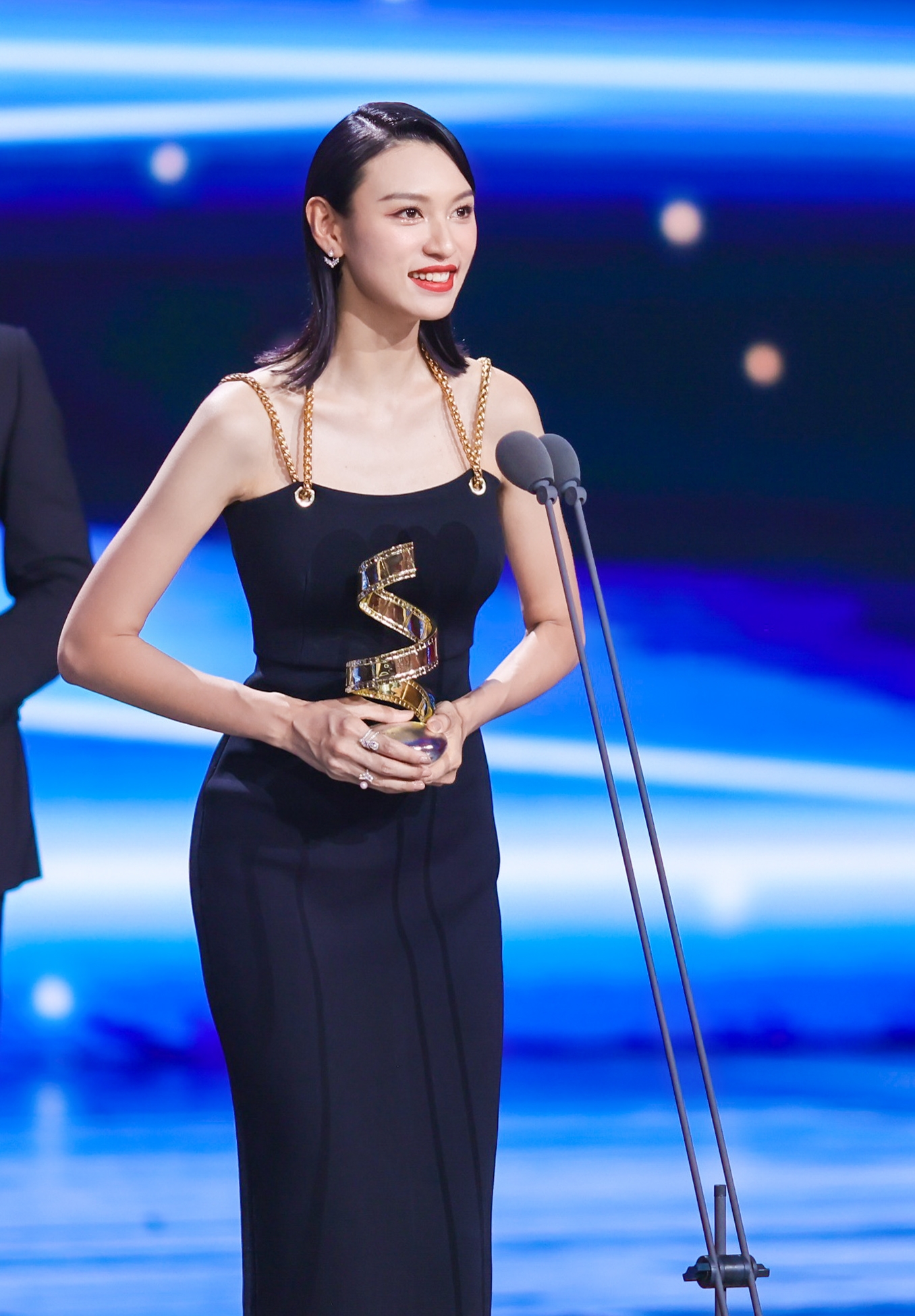 獲大會頒發「年度進取演員殊榮」