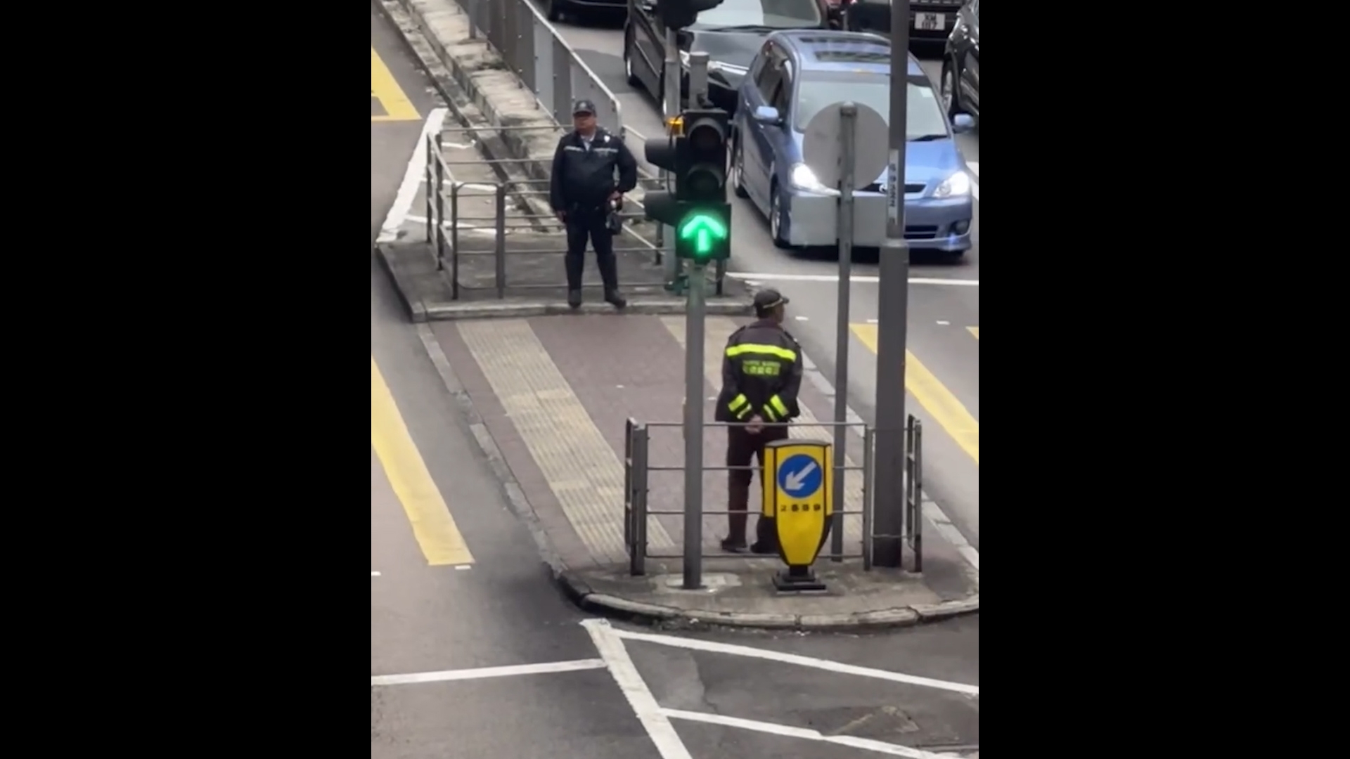 紅磡交通督導員捉「衝紅燈」位位罰$2000　市民：照衝係抵死