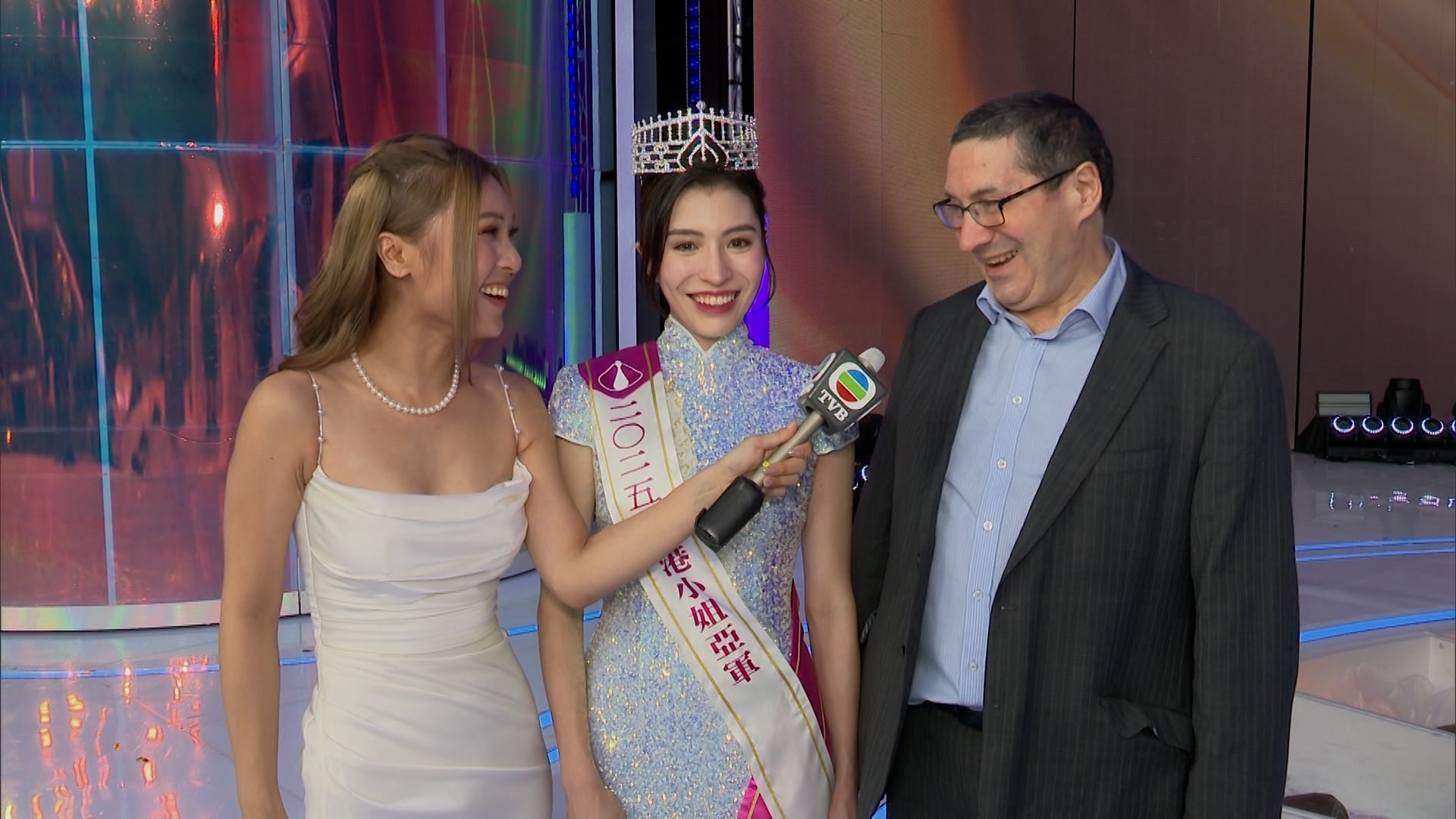 三甲佳麗的家人都有到現場支持她們。