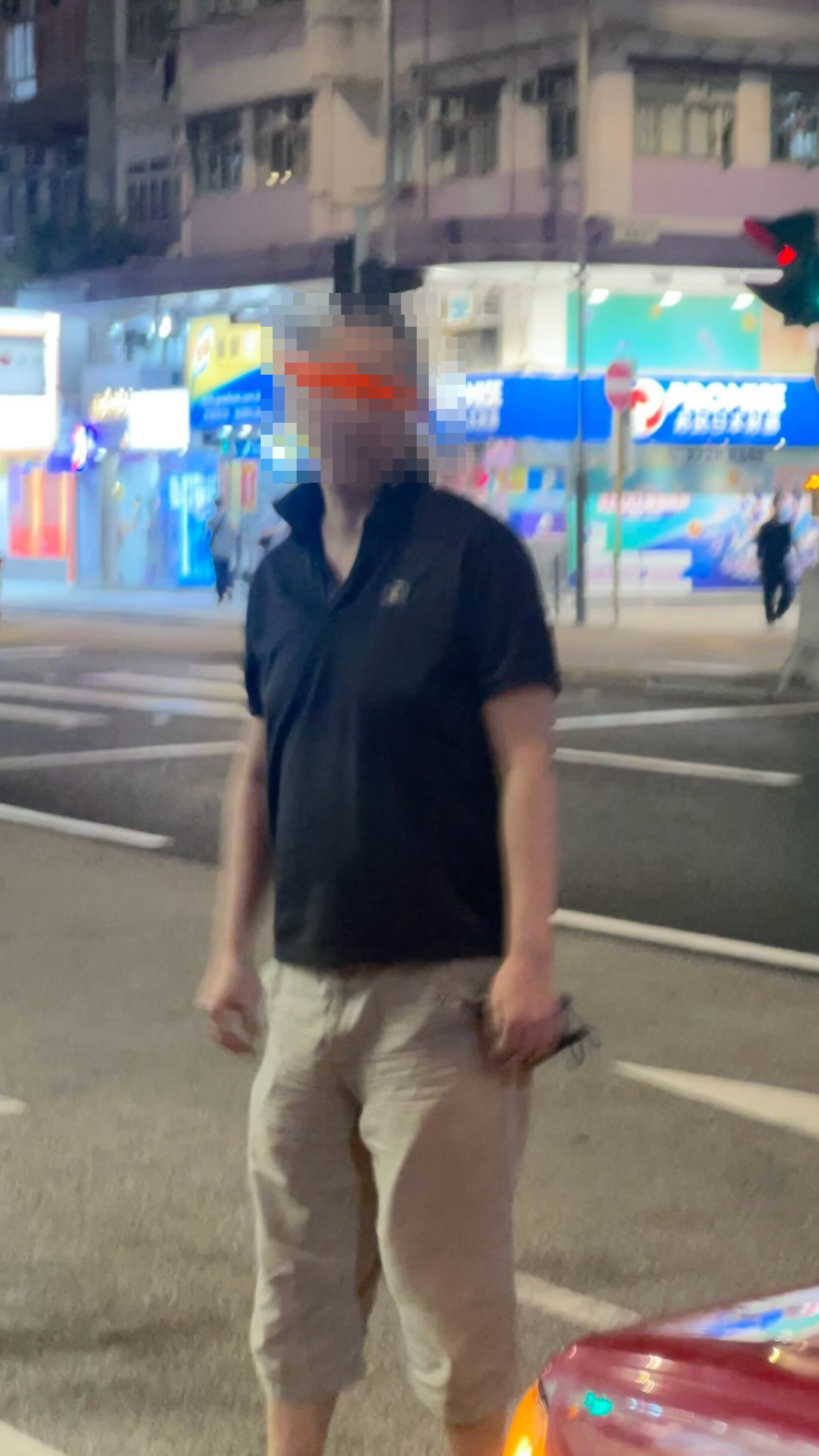 港女帶狗狗坐的士疑被司機拒載發文公審　網民正反熱議鬧完司機鬧乘客