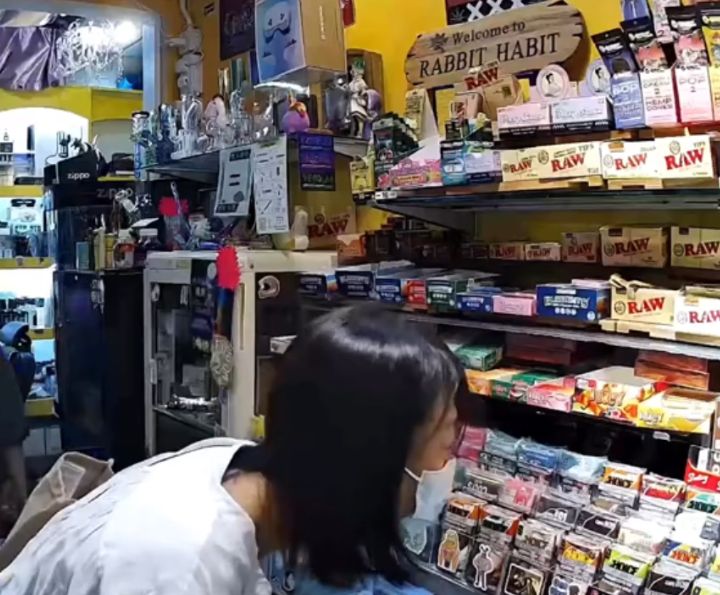 有片｜元朗煙草店女賊「零元購」偷走$420煙絲