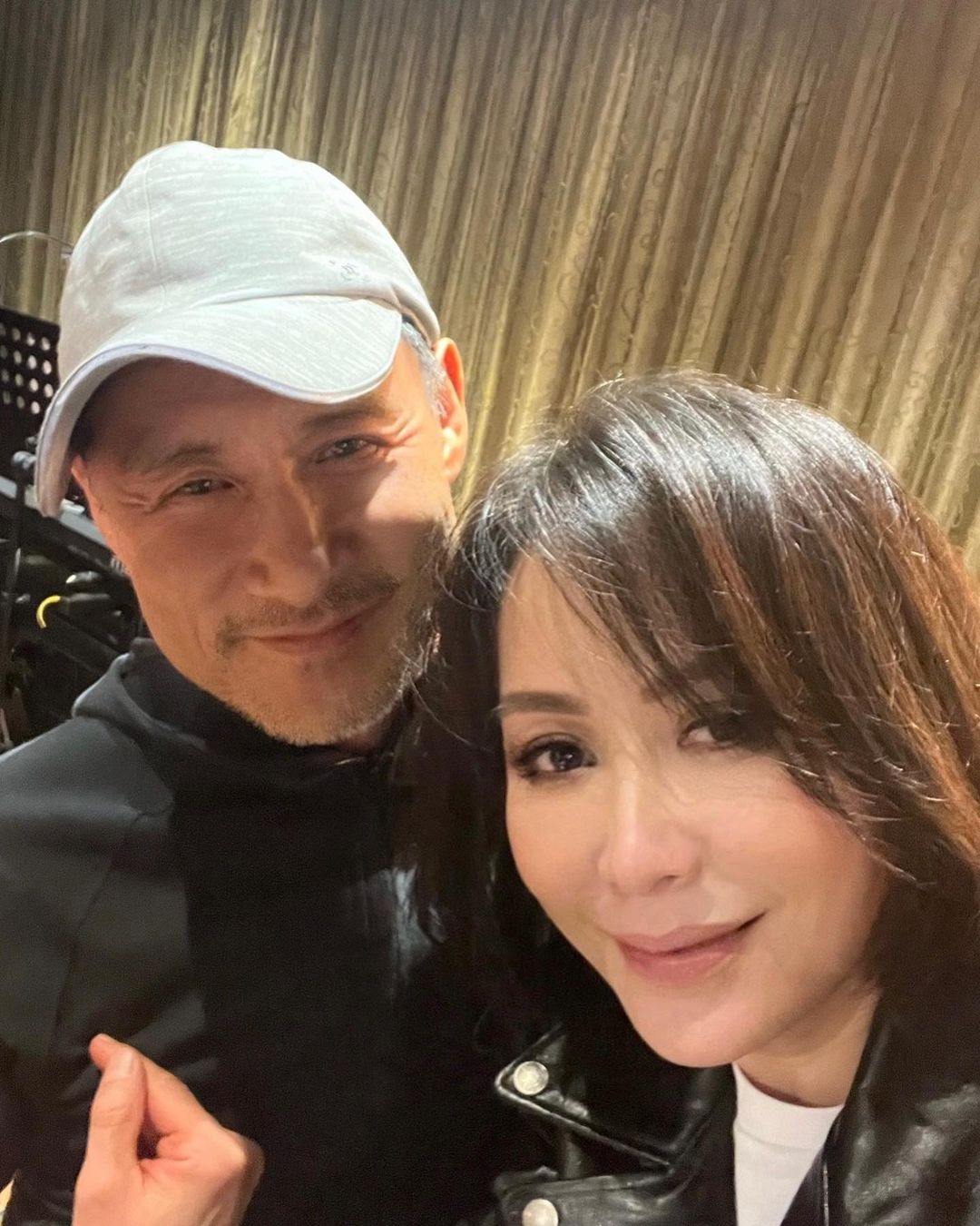 嘉玲日前出席B哥鍾鎮濤70歲壽宴，與學友喺台上合唱《你最珍貴》。