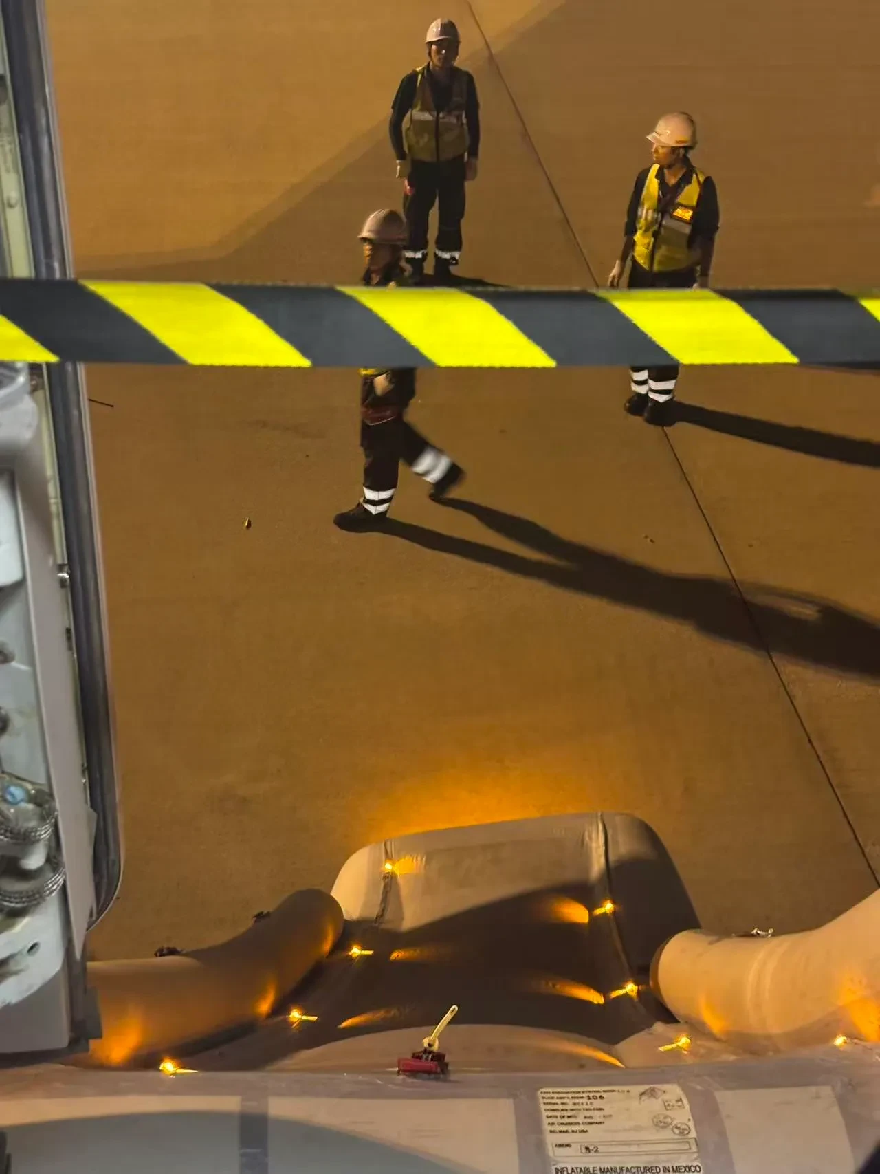 港航飛大阪航班乘客疑誤觸逃生門　70回程客因採安全程序未能上機。(網傳圖片)