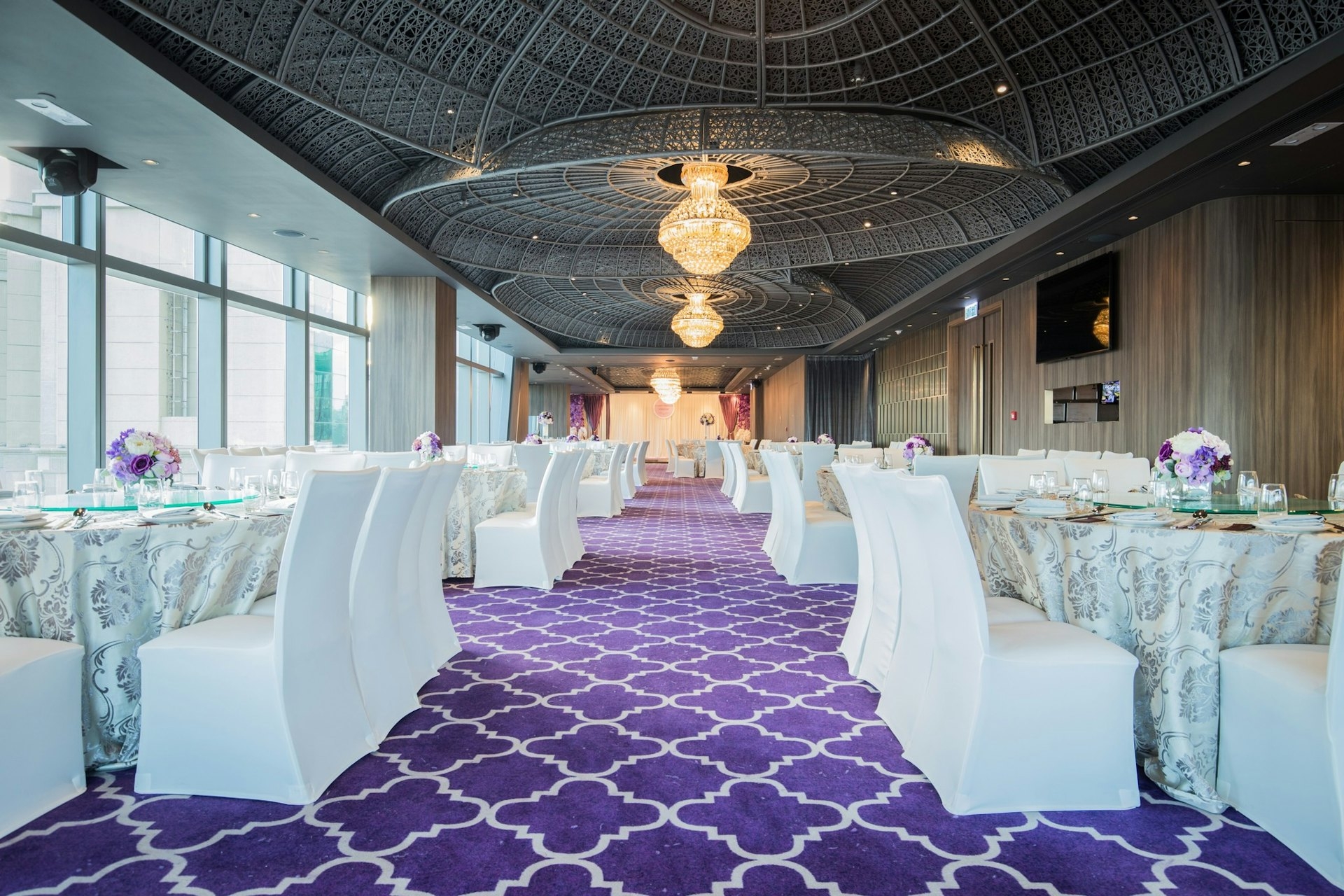 「星薈」主打婚宴，以「擁有270度戶外露台配合大廳落地玻璃」為賣點。（Facebook圖片／「星薈」）