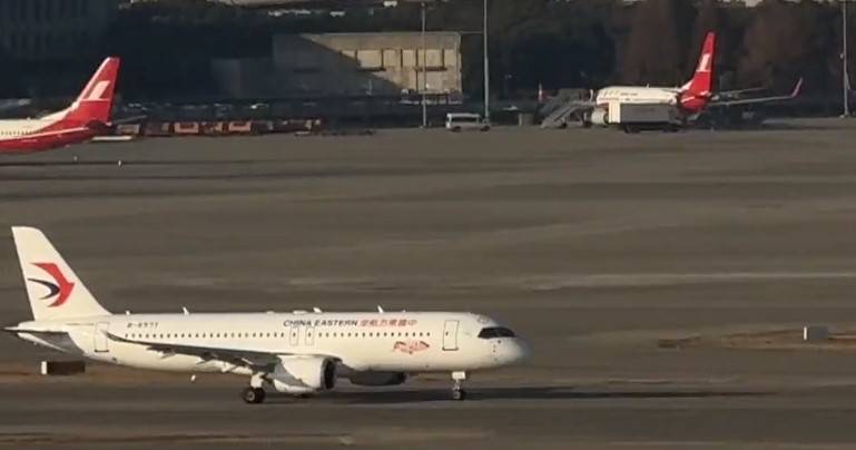 C919｜國產「大飛機」元旦首航上海飛香港。