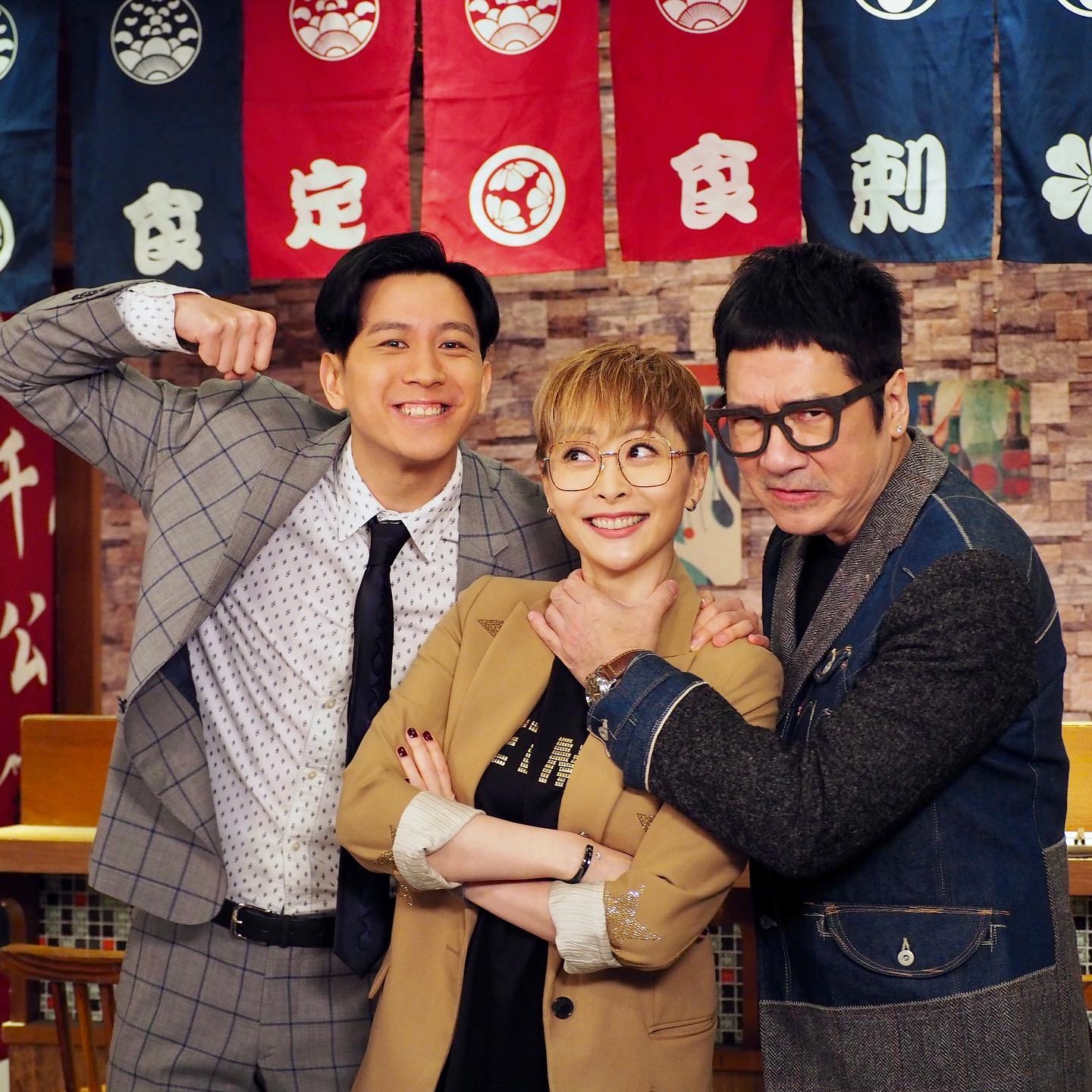 徐肇平客串《愛回家之開心速遞》。