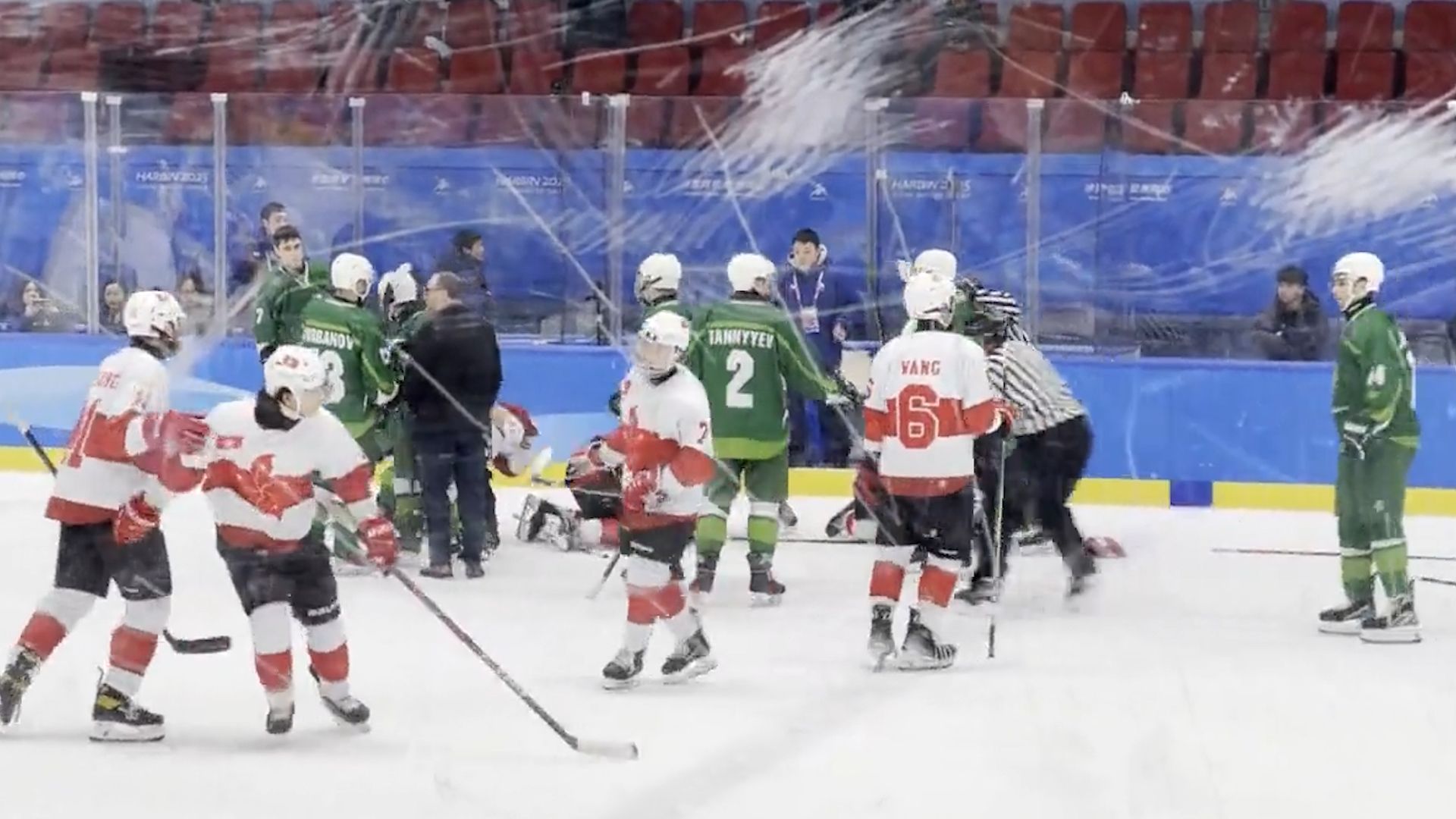 亞冬運港冰球隊勝後遭對手圍毆