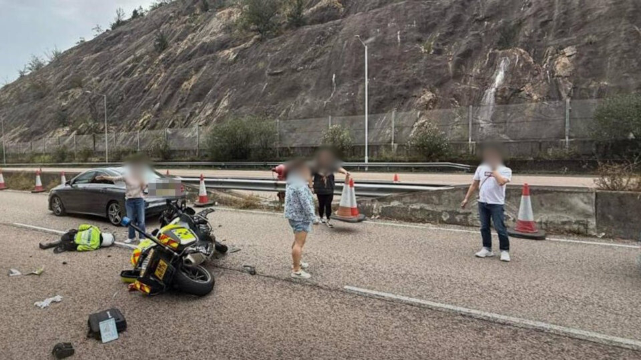 有網民拍攝現場情況並上載至社交平台，可見警員倒臥在電單車前方約兩米位置，身體捲縮未見移動，現場有多名途人上前慰問或致電求助。