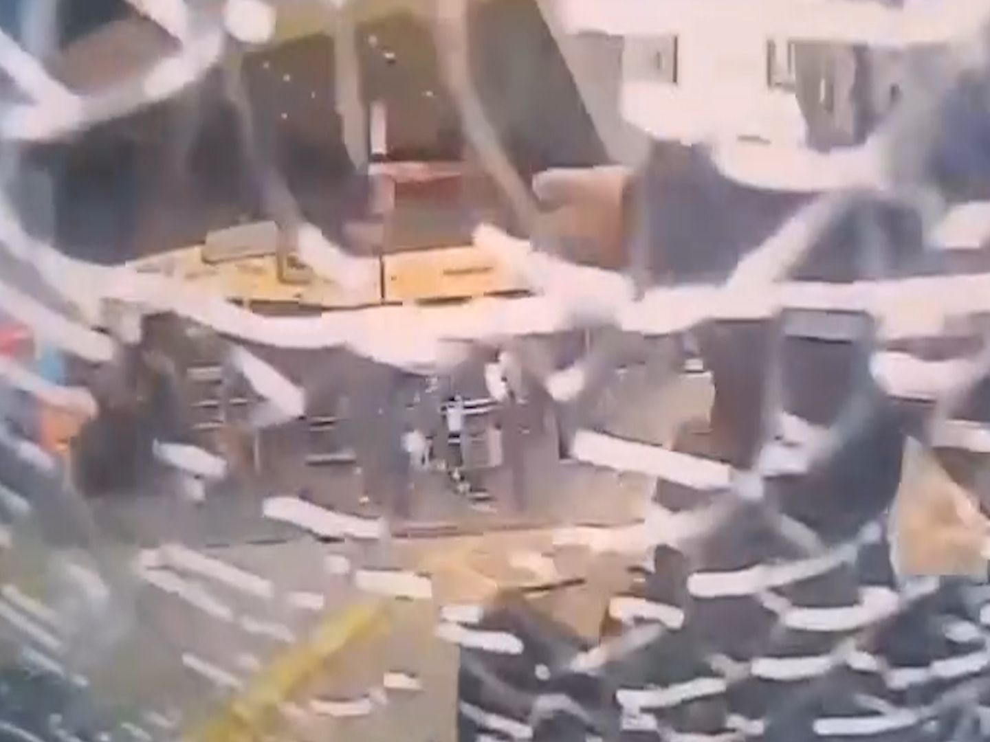 佐敦16歲單車騎手突過馬路遇車禍