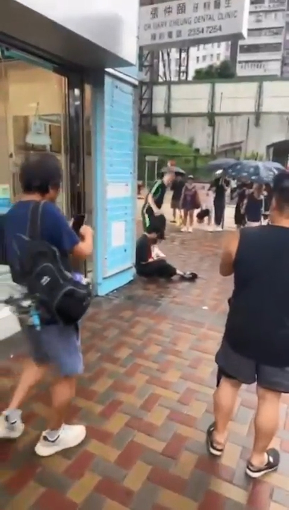 巴士車長被一名男子猛踢