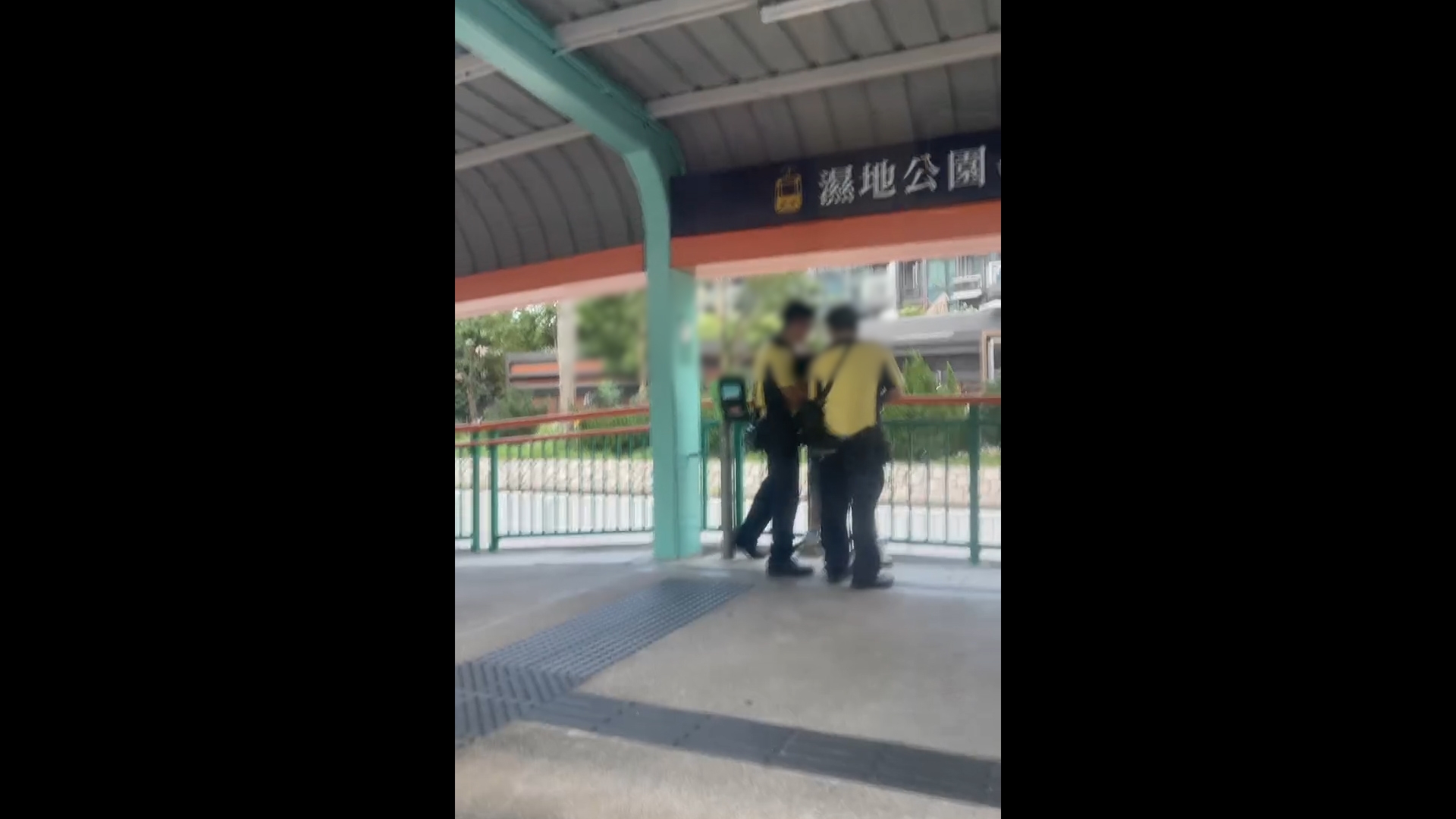 逃票｜輕鐵濕地公園站1男疑坐車「唔畀錢」　被職員斷正仲想逃跑