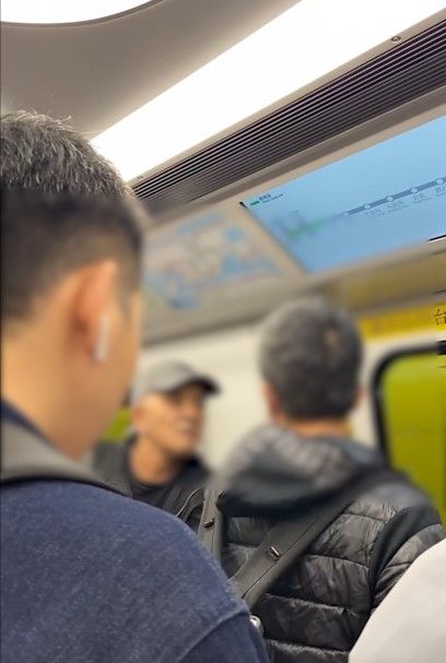港鐵MMA｜兩大叔爆粗互鬧仲批踭兼叉頸