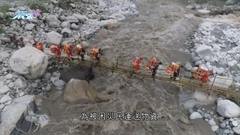 四川地震增至82死 救援人員續赴偏遠鄉村搜救