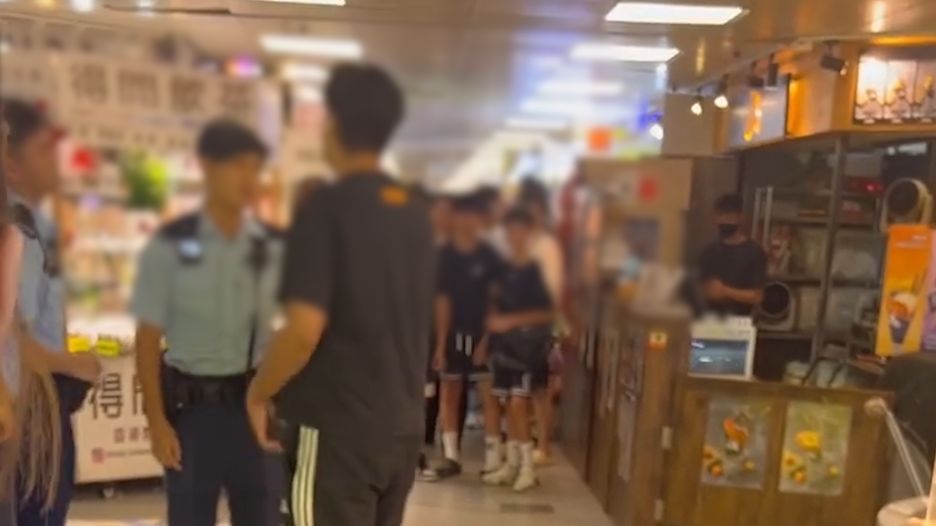 葵廣書店巴籍男店員被控擾亂秩序及襲警　今西九法院提堂