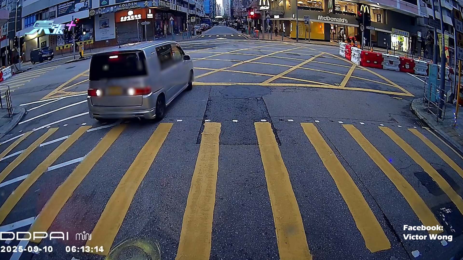 車Cam直擊｜深水埗「馬路炸彈」亂駛黃格來回穿梭　紅燈倒車仲要漠視行人