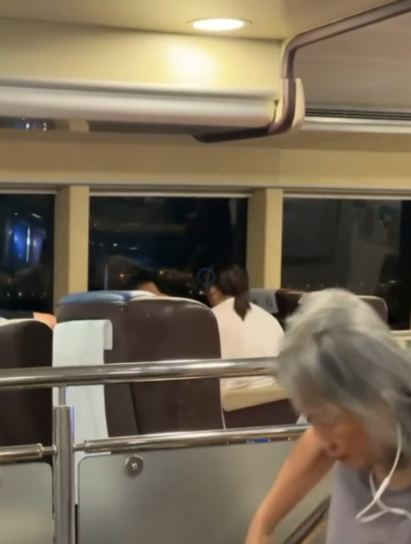 澳門返港船疑情侶鬧交　「燥底女友」狂踢凳暴走嚇跑乘客
