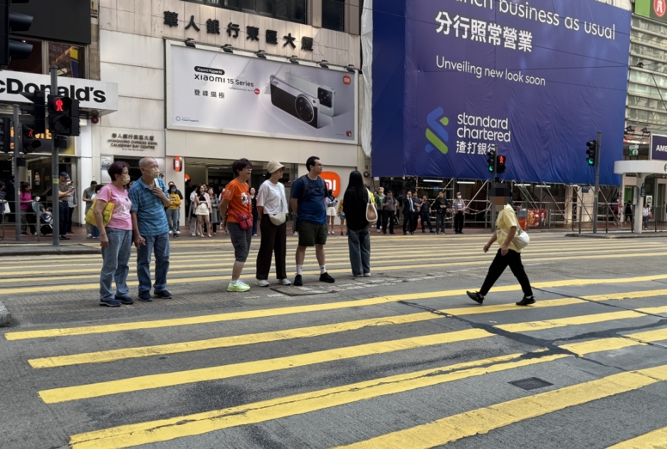 記者觀察｜港島街頭直擊亂過馬路安全與效率孰輕孰重？ - 香港- 大公文匯網