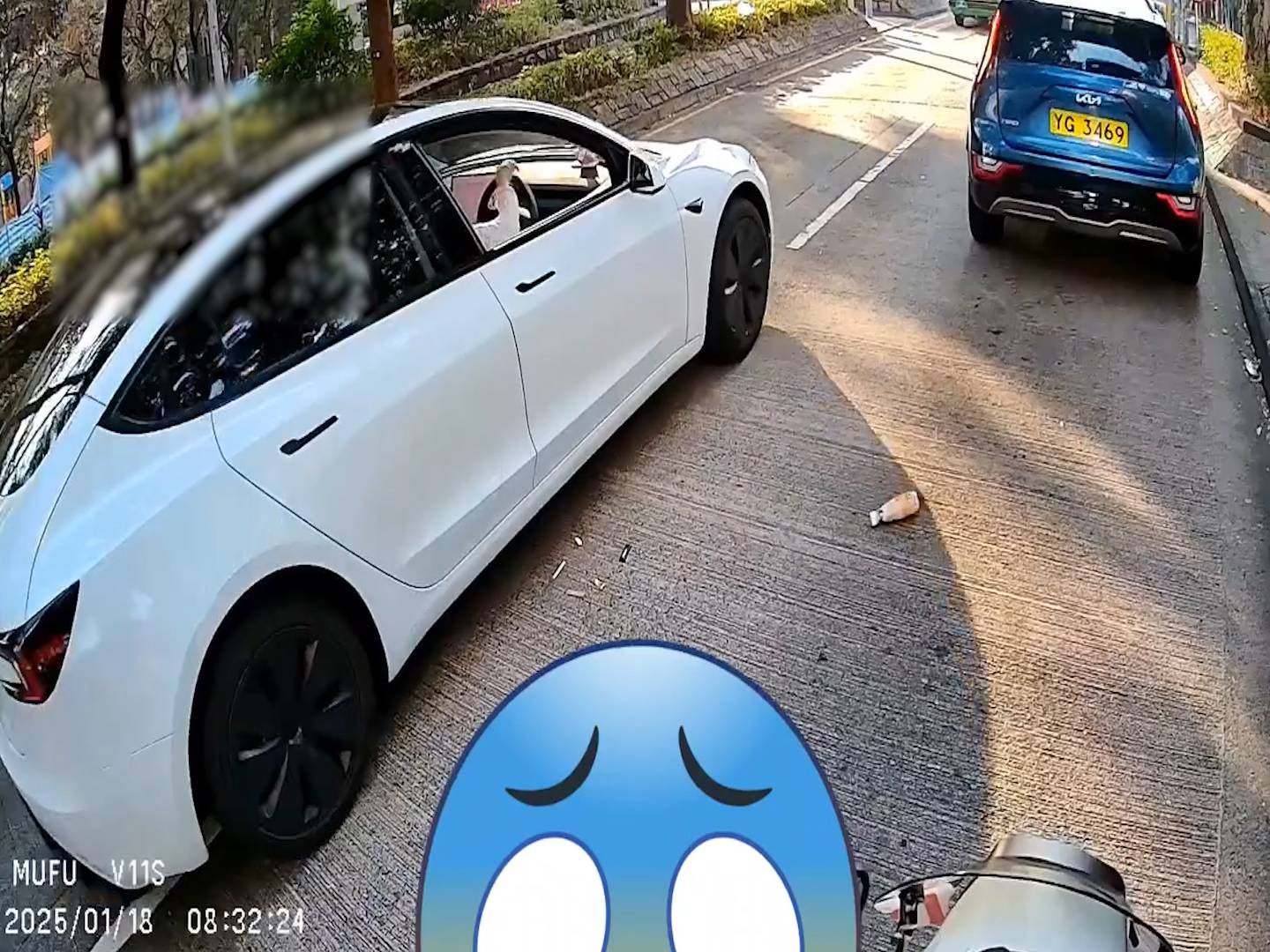 無品Tesla司機馬路亂拋垃圾險中鐵騎士